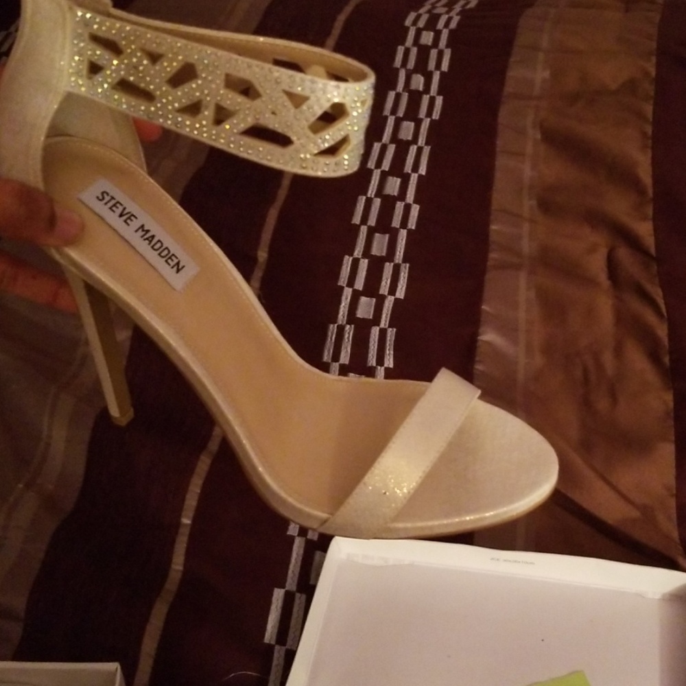 Steve Madden heels in original box.